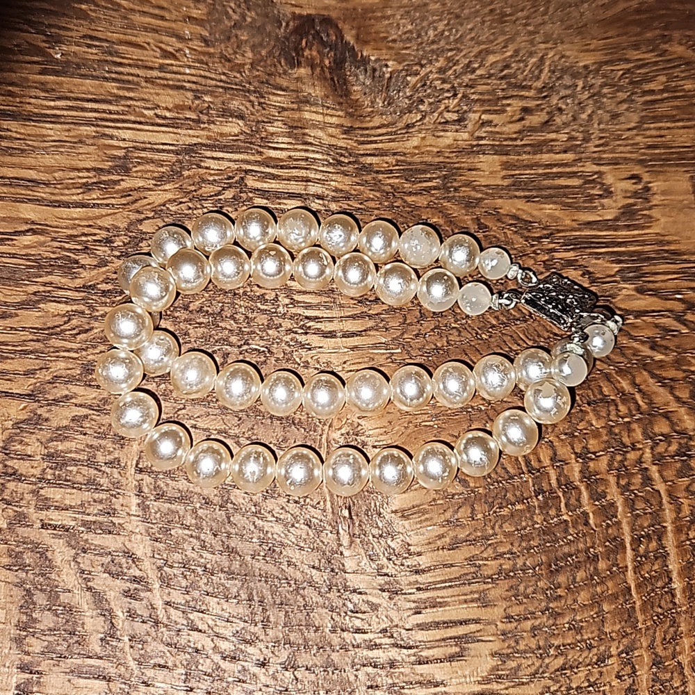 🤩Vintage Faux Pearl bracelet-BOGO eligible
